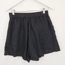 Second-Hand - Nude Lucy Everyday Pleated Thilda Linen Shorts Size M - SwapUp