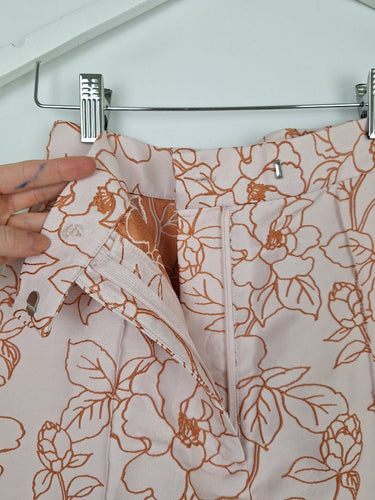 Second-Hand - Keepsake Baby Pink Entrance Jacquard Floral Pants Size XS - SwapUp