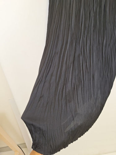 Second-Hand - Veronika Maine Crinkle Pleat Black Midi Skirt Size 10 - SwapUp