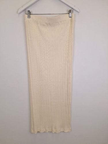 Second-Hand - Saba Milk Ribbed Button Split Skirt Size M - SwapUp