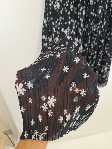 Second-Hand - Aje Petal Print Pleated Midi Skirt Size 8 - SwapUp