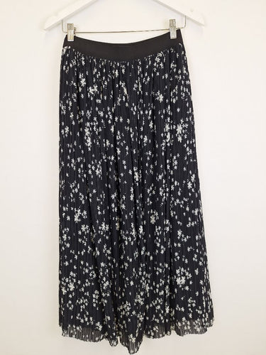 Second-Hand - Aje Petal Print Pleated Midi Skirt Size 8 - SwapUp