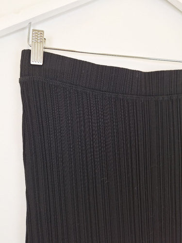 Second-Hand - Saba Black Ribbed Button Split Skirt Size M - SwapUp