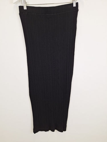 Second-Hand - Saba Black Ribbed Button Split Skirt Size M - SwapUp