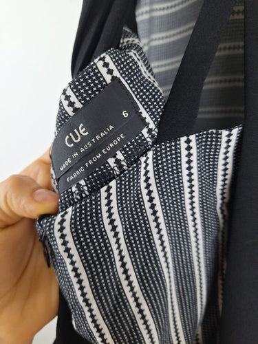 Second-Hand - Cue Black Geometric Sleeveless Top Size 6 - SwapUp
