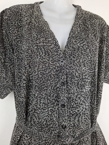 Second-Hand - Boom Shankar Monochromatic Swirl Comfy Dress Size 18 - SwapUp