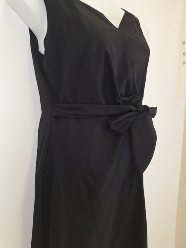 Second-Hand - David Lawrence Classy Tie Front Black Midi Dress Size 14 - SwapUp