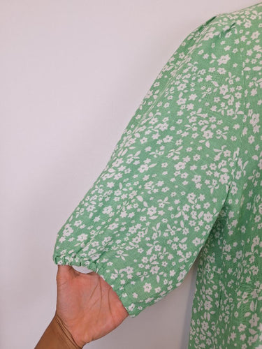 Second-Hand - Alessandra Spring Green Blossom Tiered Linen Dress Size XXXL - SwapUp
