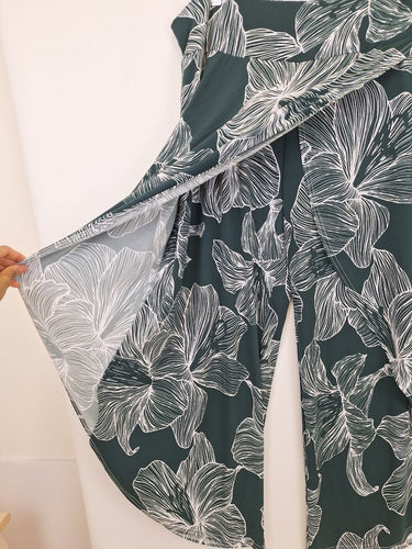 Second-Hand - Bird By Design Green Hibiscus Wrap Style Holiday Pants Size 20 - SwapUp