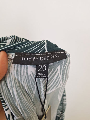 Second-Hand - Bird By Design Green Hibiscus Wrap Style Holiday Pants Size 20 - SwapUp