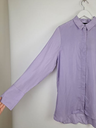 Second-Hand - Decjuba Relaxed Everyday Lilac Shirt Size 8 - SwapUp