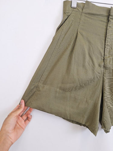 Second-Hand - Fate + Becker Khaki Occasional Dream Shorts Size 8 - SwapUp