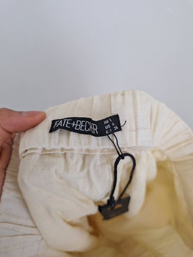 Second-Hand - Fate + Becker Natural Occasional Dream Shorts Size 8 - SwapUp