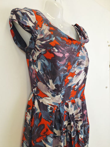 Second-Hand - Veronika Maine Bold Structured Fitted Midi Dress Size 8 - SwapUp