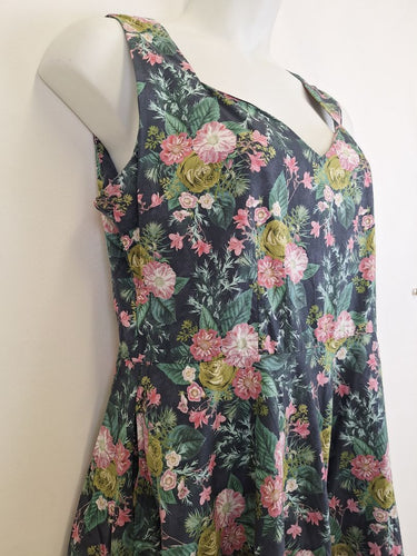 Second-Hand - Revival Dreamy Navy Floral Cotton Midi Dress Size 18 - SwapUp