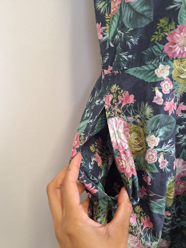 Second-Hand - Revival Dreamy Navy Floral Cotton Midi Dress Size 18 - SwapUp