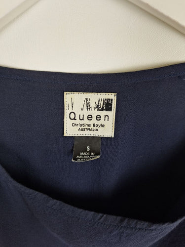 Second-Hand - Queen by Christine Boyle Vintage Navy Boat Neck Cinch Waist Blouse Size S - SwapUp