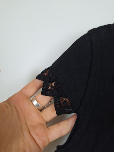 Second-Hand - Maiocchi Dainty Black Preppy Shrug Top Size 8 - SwapUp