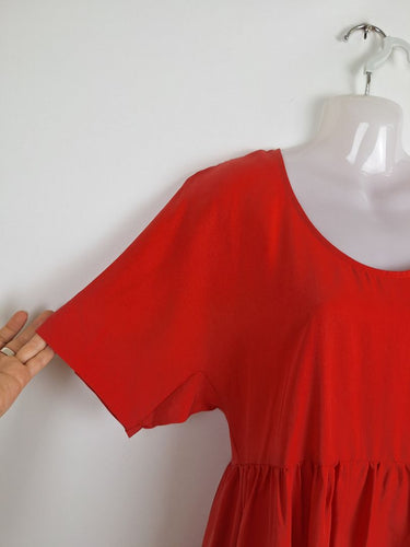 Second-Hand - Kuwaii Apple Red Classic Scoop Neck Mini Dress Size 10 - SwapUp
