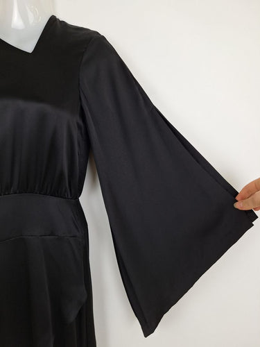 Second-Hand - Sass & Bide Elegant Asymmetrical Satin Dress Size 6 - SwapUp