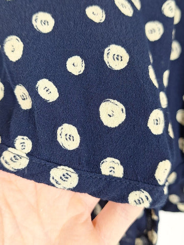 Second-Hand - Tigerlily Casual Navy Spot Mini Shorts Size XS - SwapUp