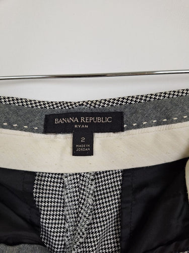 Second-Hand - Banana Republic Mini Houndstooth Tailored Pants Size 6 - SwapUp