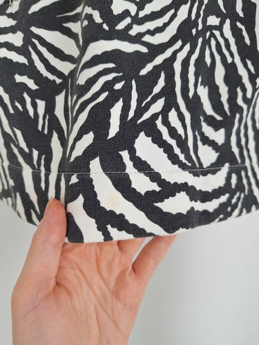 Second-Hand - French Connection Zebra Zip Pocket Mini Skirt Size 6 - SwapUp