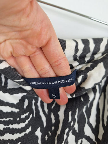 Second-Hand - French Connection Zebra Zip Pocket Mini Skirt Size 6 - SwapUp