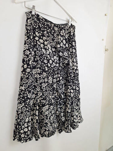 Second-Hand - Trenery Navy Floral Motif Front Ruffle Skirt Size 10 - SwapUp