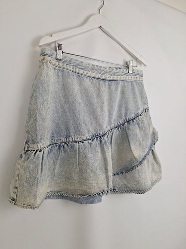 Second-Hand - Decjuba Light Wash Ruffle Denim Skirt Size 14 - SwapUp