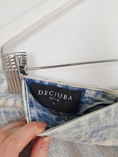 Second-Hand - Decjuba Light Wash Ruffle Denim Skirt Size 14 - SwapUp