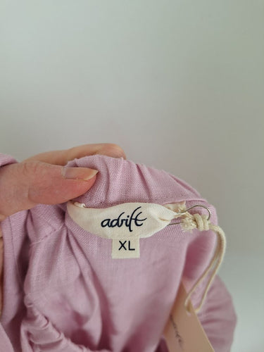 Second-Hand - Adrift Peony Pink One Shoulder Linen Midi Dress Size XL - SwapUp