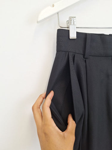 Second-Hand - COS Everyday Pleated Cuffed Office Pants Size 6 - SwapUp
