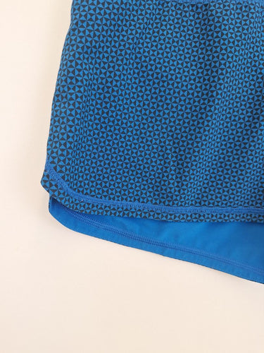 Second-Hand - Lululemon Blue Triangle Pattern Active Shorts Size 10 - SwapUp