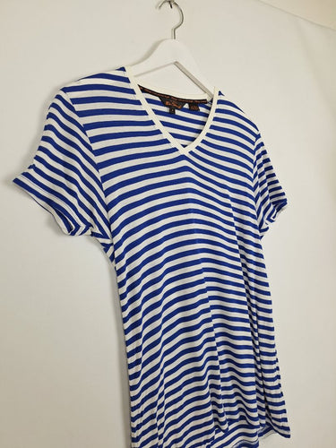 Second-Hand - Ben Sherman Relaxed Blue Stripe V Neck T-shirt Size S - SwapUp