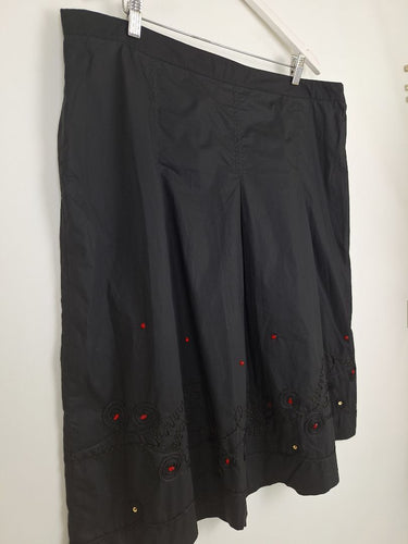 Second-Hand - Yarra Trail Flowy Pleated Romantic Embellished Skirt Size 20 - SwapUp