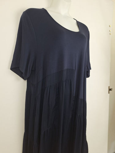 Second-Hand - Taking Shape Navy Luxe Tiered Jersey Dress Size 22 - SwapUp