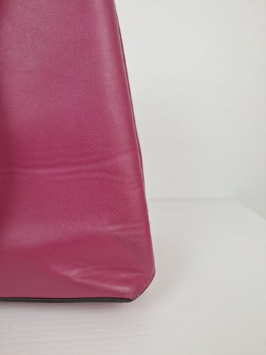 Second-Hand - Laura Jones Berry Pink Hinge Hardware Handbag - SwapUp