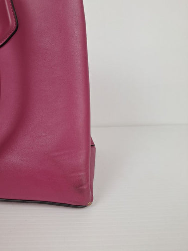 Second-Hand - Laura Jones Berry Pink Hinge Hardware Handbag - SwapUp