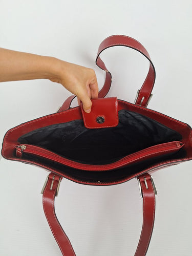 Second-Hand - Laura Jones Rectangular Red Patent Oversized Bag - SwapUp