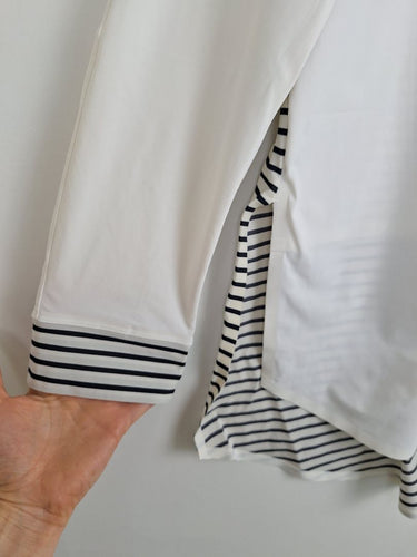 Second-Hand - Aday Stretchy Stripe Button-up Shirt Size M - SwapUp