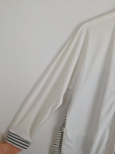 Second-Hand - Aday Stretchy Stripe Button-up Shirt Size M - SwapUp