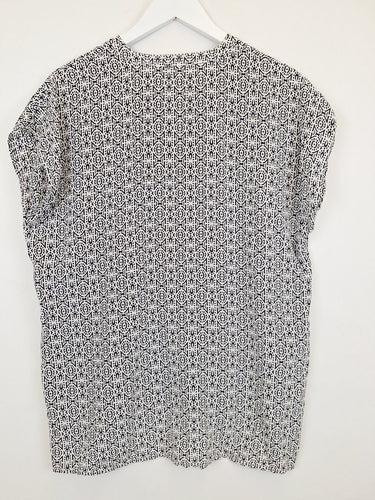 Second-Hand - Trenery Timeless Navy Print Silk Top Size XS - SwapUp