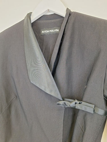 Second-Hand - Alicia Hollen Dressy Asymmetric Tied Fitted Jacket Size 8 - SwapUp