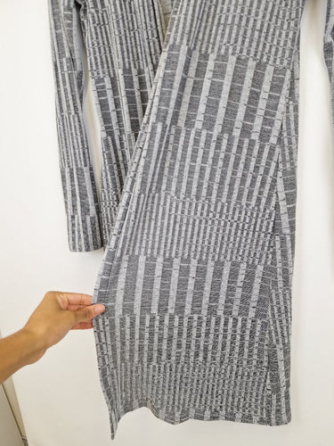 Second-Hand - Metalicus Trans Seasonal Long Grid Cardigan Size S - SwapUp