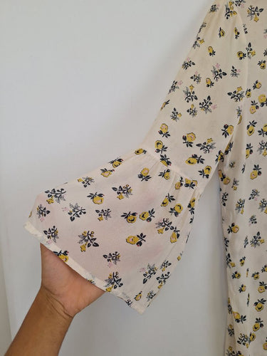 Second-Hand - Baum und Pferdgarten Sheer Frilly Crepe Blouse Size M - SwapUp