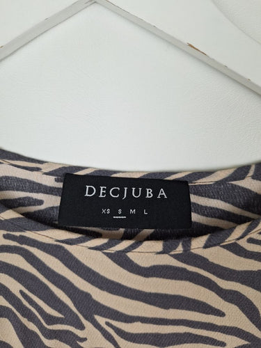 Second-Hand - Decjuba Beige Animal Print Relaxed Top Size S - SwapUp