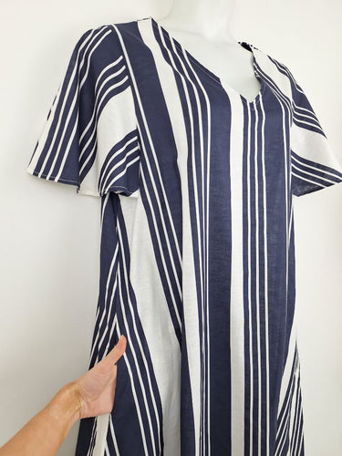 Second-Hand - Liberty Rose Maxi Line Shift Dress Size 18 - SwapUp