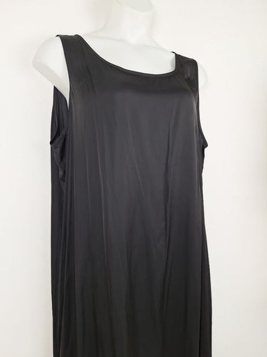 Second-Hand - Maggie T Minimal Ink Maxi Dress Size L - SwapUp