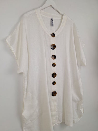 Second-Hand - Taking Shape Crisp Linen Funky Button Blouse Size 22 - SwapUp